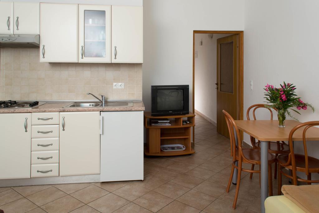 Apartments Jurjevic Petrčane Extérieur photo